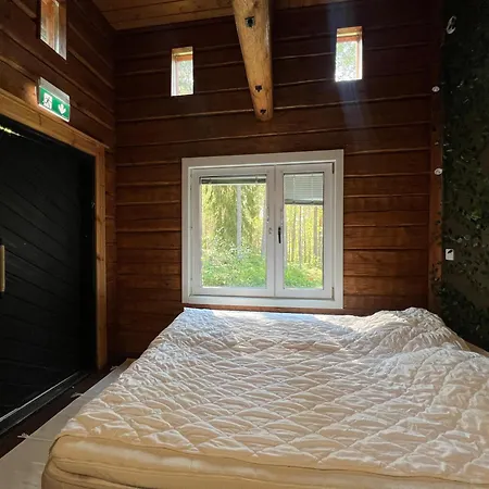 Villa Wood